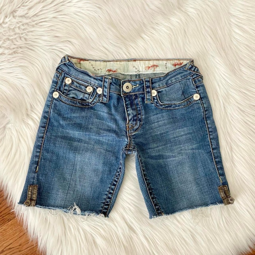 Vintage Y2K bermuda jorts 🩵 by Shio